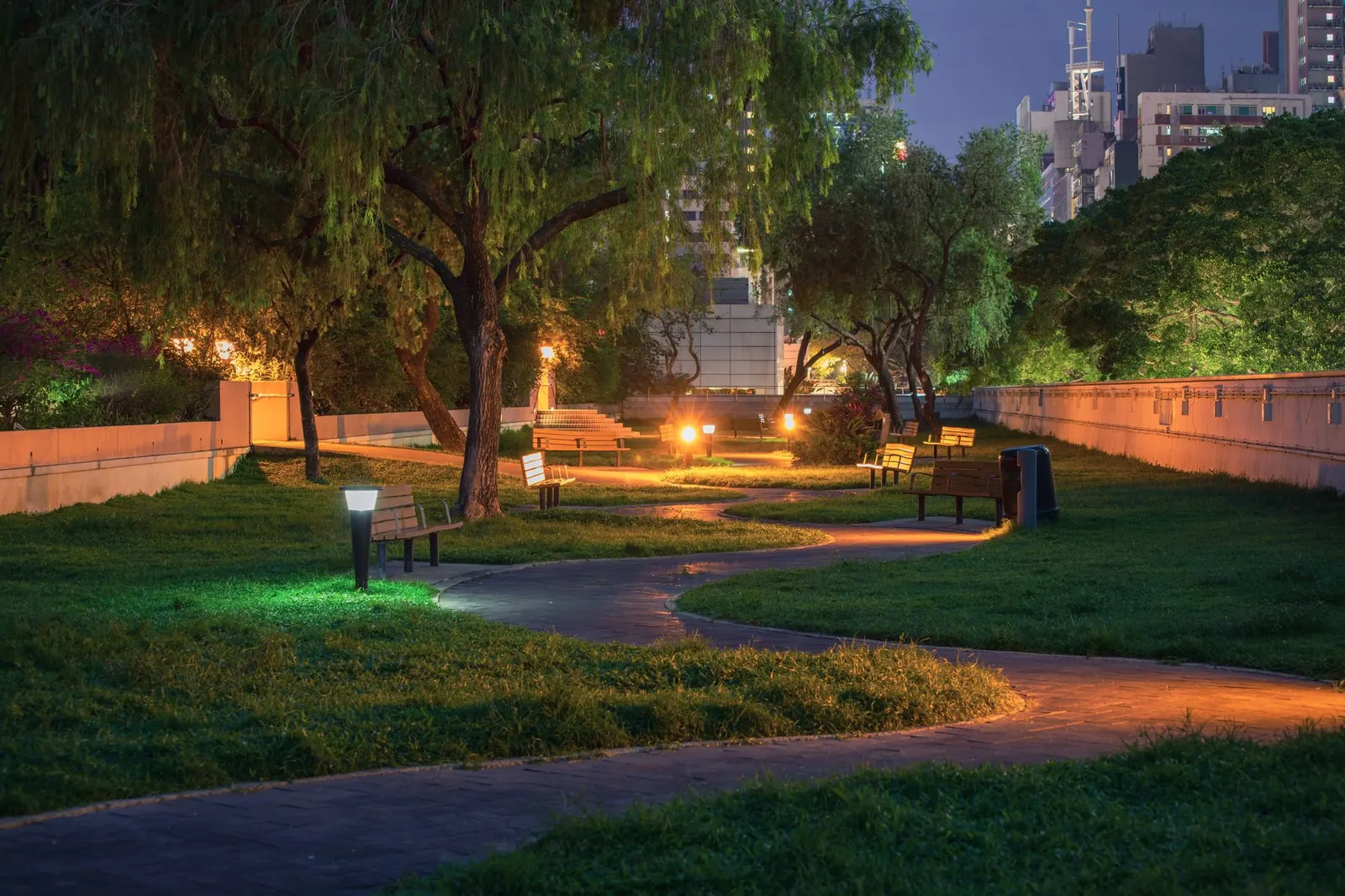 Landscape Lighting Basics: Safety, Paths and Atmosphere
