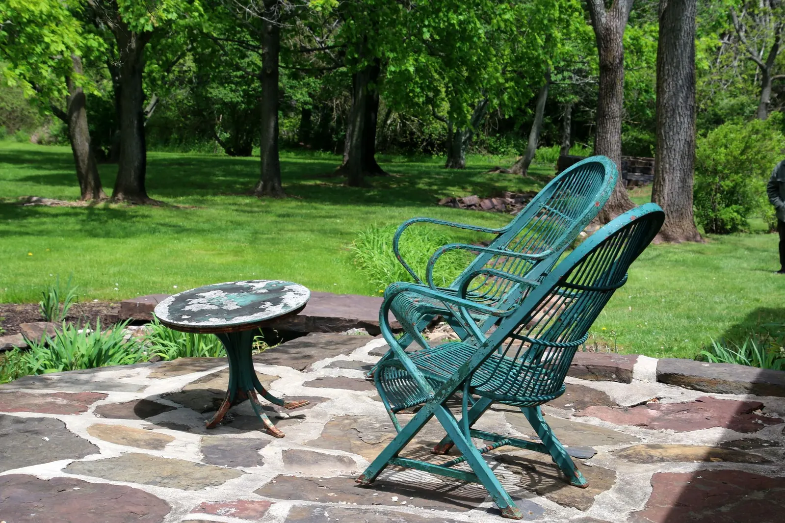 Patio Materials Compared: Pavers, Concrete, Natural Stone and Gravel
