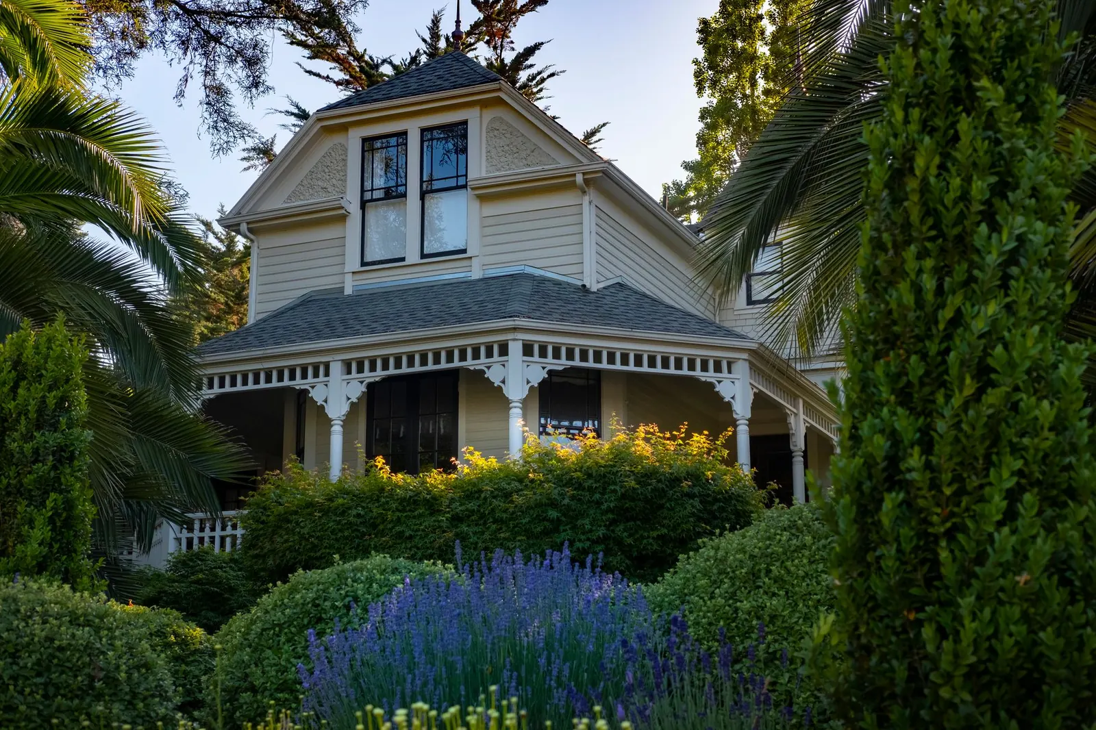 Questions to Ask a Landscaper Before You Sign